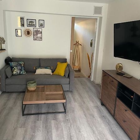 Appartement En Rez De Jardin Tout Equipe 弗洛恩斯 外观 照片