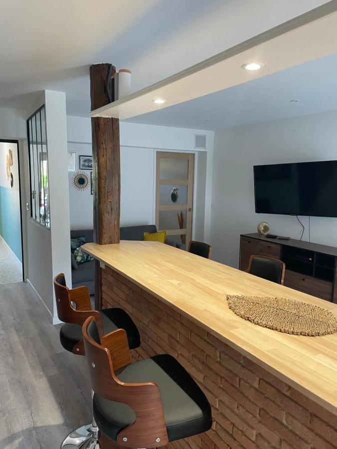 Appartement En Rez De Jardin Tout Equipe 弗洛恩斯 外观 照片