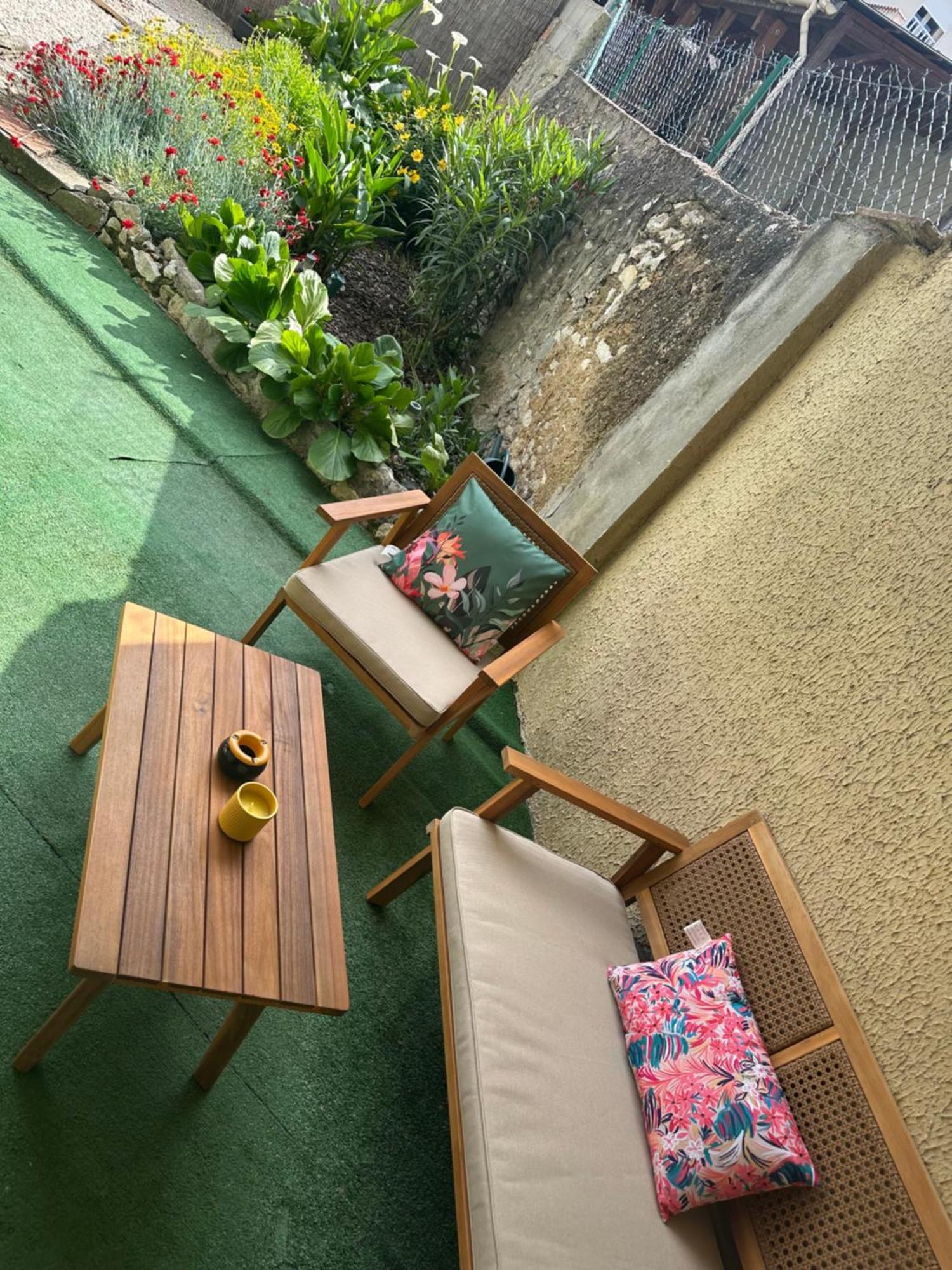 Appartement En Rez De Jardin Tout Equipe 弗洛恩斯 外观 照片